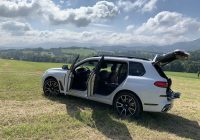 BMW X7 x30d hodí na požiadanie zadkom