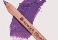 Jemné krémové ceruzky na oči v nových fialových odtieňoch