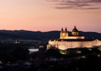 Kultúrna a vinárska jar v Dolnom Rakúsku. To sú regionálne vína, história, hudba a netradičné podujatia.