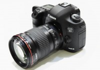 Canon oslavuje 10 rokov vývoja série EOS 5D.