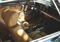 Je čas na jarnú očistu auta.