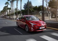 Toyota má päť hviezdičiek, porazila Teslu