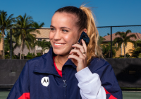 Vychádzajúca hviezda WTA Sofia Kenin len s Motorolou