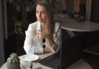 Dámske sako je kúskom, ktorý by nemal chýbať ani vo vašom šatníku