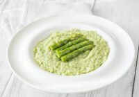 Špargľa: Kráľovná jarnej kuchyne a jednoduché talianske rizoto